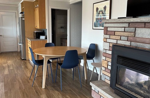 Saugeen Shores Cottage | Charming lakefront cottage steps away from a sandy beach in Port Elgin!