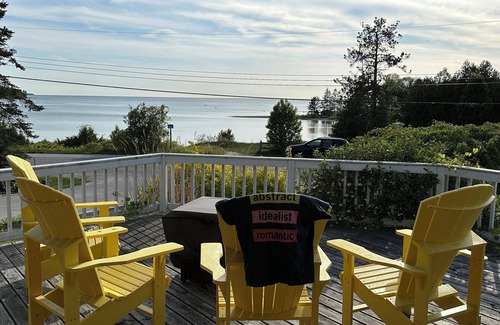Saugeen Shores Cottage | Charming lakefront cottage steps away from a sandy beach in Port Elgin!
