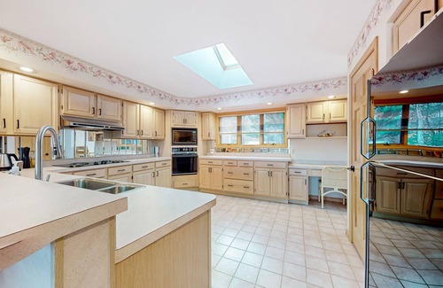 Blakeslee House | Charming lakefront home with fireplace, beach access & pool table - near skiing