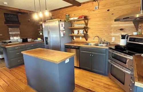 Farmerville House | Charming lakefront 2-bedroom house in Farmerville, Louisiana