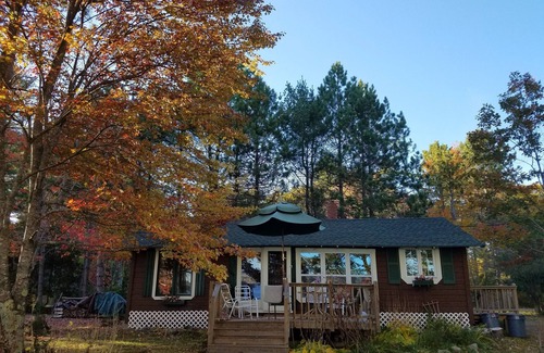 Belfast Cabin | Charming Lakeside Cabin Near Belfast Bay