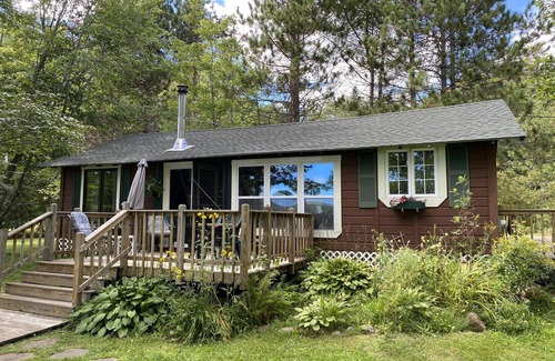 Belfast Cabin | Charming Lakeside Cabin Near Belfast Bay