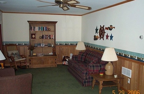 Newaygo Cottage | Charming Lakeside Cottage