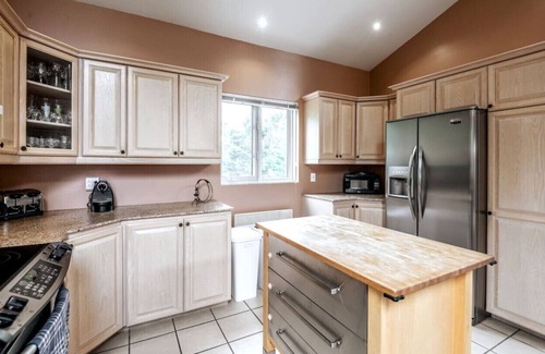 Nominingue Cottage | Charming Lakeside Retreat | Lac Blanc, Nominingue – Spacious Family Getaway 🏡🛶❄️