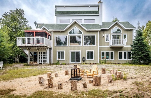 Nominingue Cottage | Charming Lakeside Retreat | Lac Blanc, Nominingue – Spacious Family Getaway 🏡🛶❄️