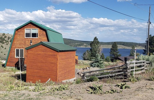 Mammoth Creek Cabin | Charming Lakeview Cabin at Panguitch Lake