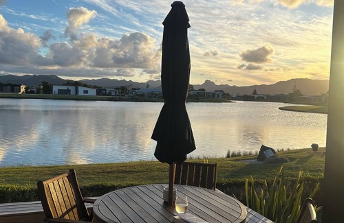 Matarangi House | Charming Lakeview Golf Villa