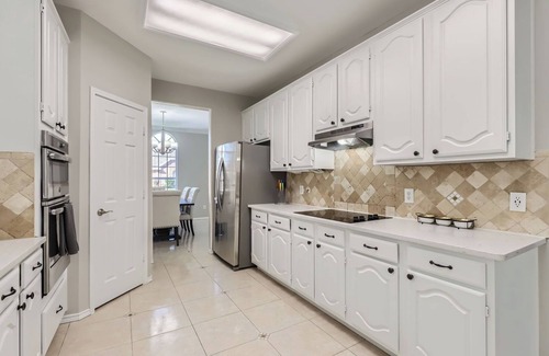 Southwest Carrollton House | Charming Leicester Retreat