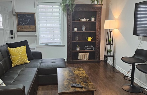 Montreal House | Charming little house - 5 min from Canal Lachine