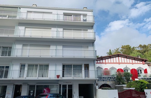 La Baule-Escoublac Apartment | Charming little T2 Lajarrige, La Baule Les Pins 50 m beach, at the foot of shops