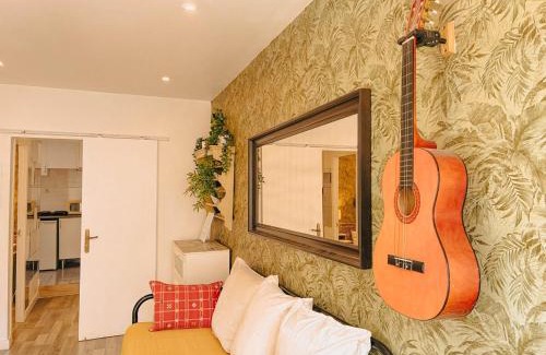 Merces Apartment | Charming Local Flat near São Bento Palace
