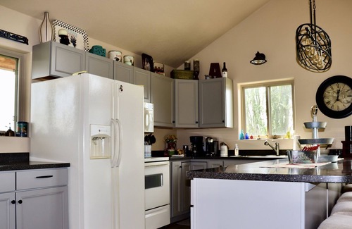 Elmo Apartment | Charming Loft with Panoramic Lake Views