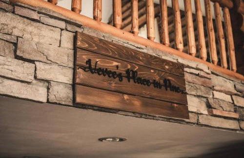 Pine House | Charming Log AFrame in Pine