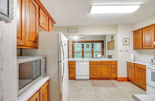 Park Rapids House | Charming Long Lake Home w/Dock on 2 Acres!