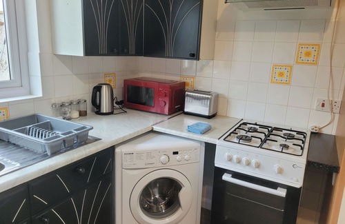 Luton Apartment | Charming Luton Apartment Retreat