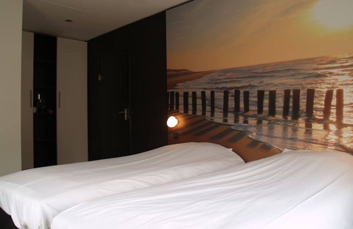 Renesse Hotel | Charming Manor Room Perfect for Romantic Escapes - Near the beautiful North Sea