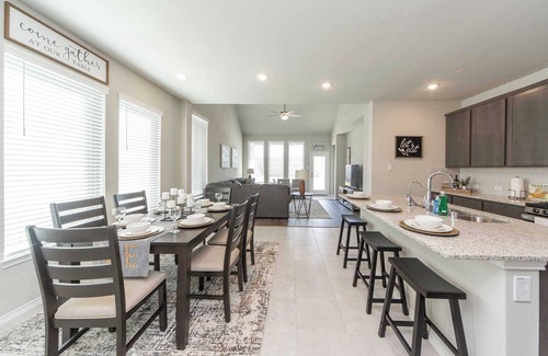 Sienna Plantation House | Charming Meadow Trail Manor: Your Perfect Getaway Destination Awaits Here #41357