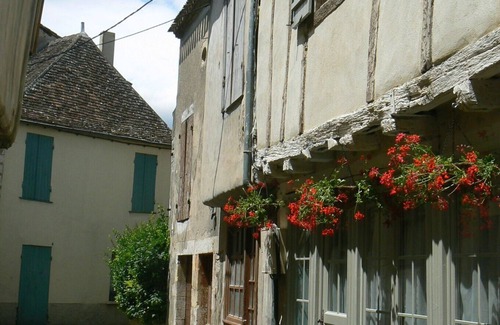 Issigeac House | Charming Medieval town house with courtyard in Issigeac