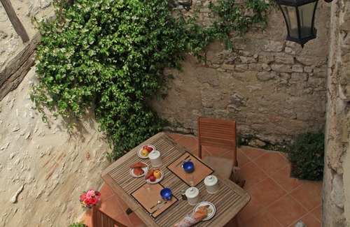Issigeac House | Charming Medieval town house with courtyard in Issigeac