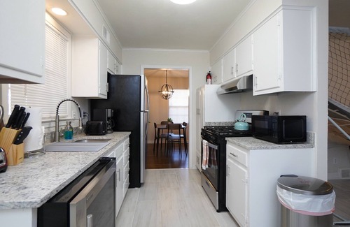 Whitehaven House | Charming Mid Century 3BR 2BA Home Near Graceland