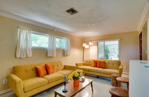 Lakeland House | Charming Mid-Century House - Just Steps to Lake!