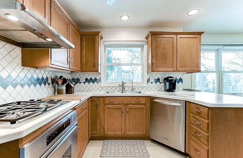 Macalester - Groveland House | Charming Mid-Century Modern Eco-Friendly Home