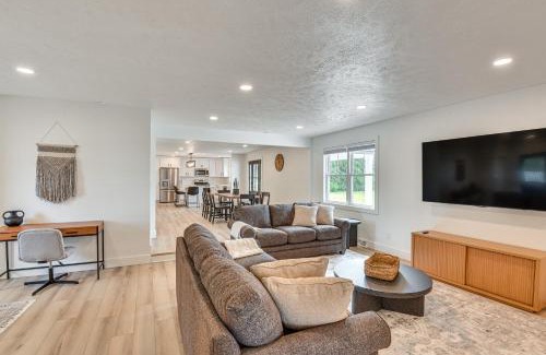 Middlebury House | Charming Middlebury Retreat with Patio and Fire Pit