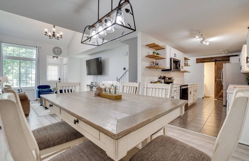 Woodbury House | Charming Minnesota Townhome - Near Beach & Golf!