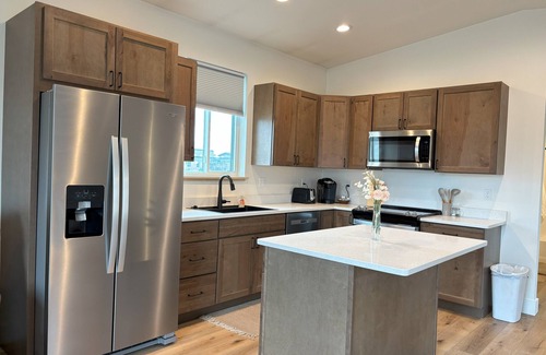 Ranchester House | Charming Modern Cabin - Minutes from the Mountains!