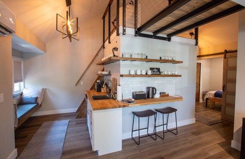 Lander House | Charming Modern Home with Loft and Outdoor Deck