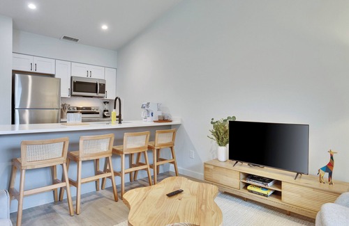 Zilker Apartment | Charming/Modern Prime Location – SXSW- Zilker - ACL - Barton Springs