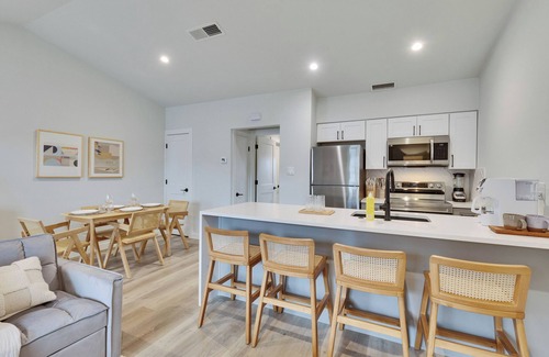 Zilker Apartment | Charming/Modern Prime Location – SXSW- Zilker - ACL - Barton Springs