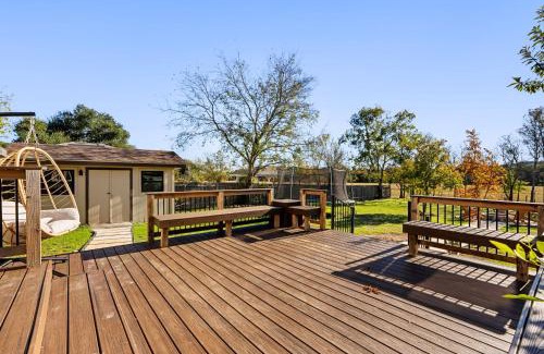 West Oak Hill House | Charming Modern Retreat in the Heart of Austin