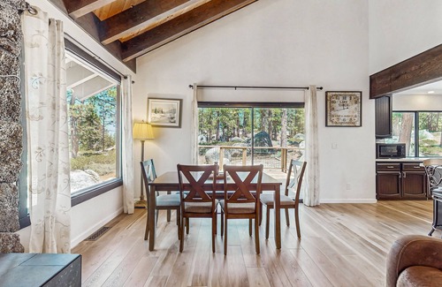 Montgomery Estates House | Charming mountain home with large deck, fire place, and full kitchen
