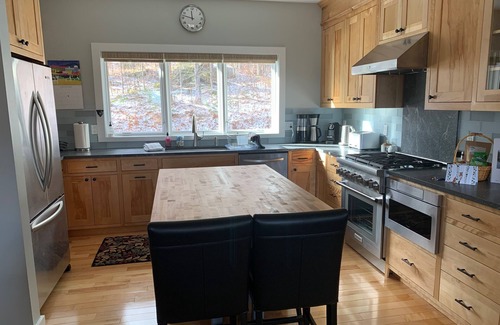 Waitsfield House | Charming mountain retreat with valley views, walk to Sugarbush Mt Ellen