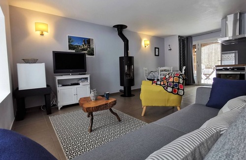 La Fagette Cottage | Charming Mountain Retreat: Cozy Gîte with Modern Amenities, Scenic Trails & Stargazing Opportunities