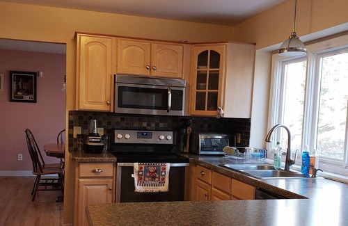 Cheshire House | Charming Mountain View Country House close to hiking trails waterfall