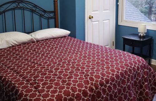 Cheshire House | Charming Mountain View Country House close to hiking trails waterfall