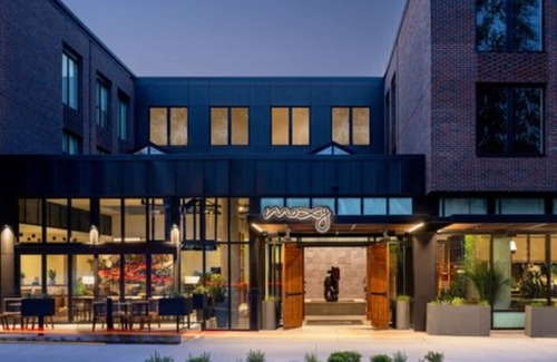 Flagstaff Hotel | Charming MOXY hotel in delightful Boulder w/AC, WiFi, fitness MAY 8th-MAY 10th