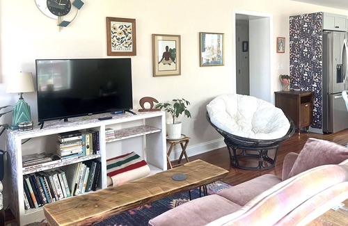 Havre De Grace Apartment | Charming newly renovated apartment close to family fun