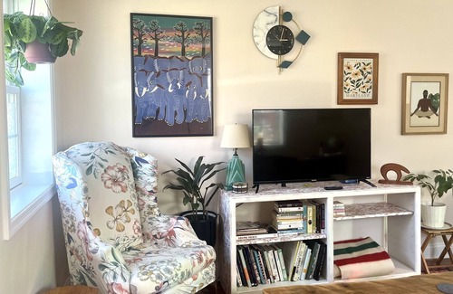 Havre De Grace Apartment | Charming newly renovated apartment close to family fun