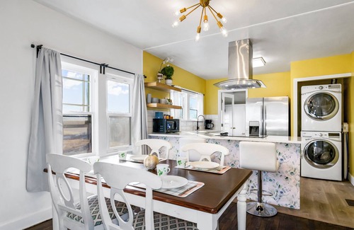 Rosedale House | Charming newly Renovated, Pet friendly, Wi-Fi, close to Union Station/Plaza area