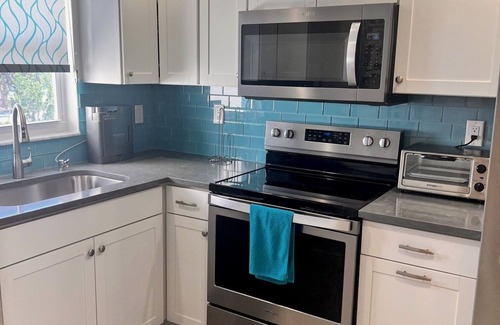Siesta Key Condo | Charming newly renovated condo with AC and WiFi