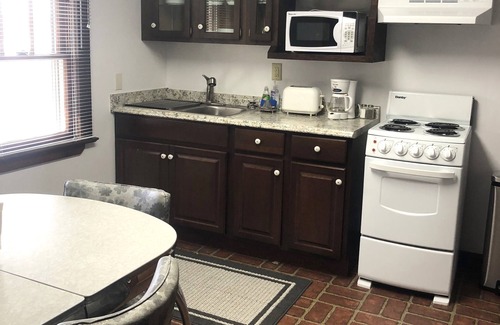 Powell Apartment | Charming Newly Renovated Upstairs Apartment