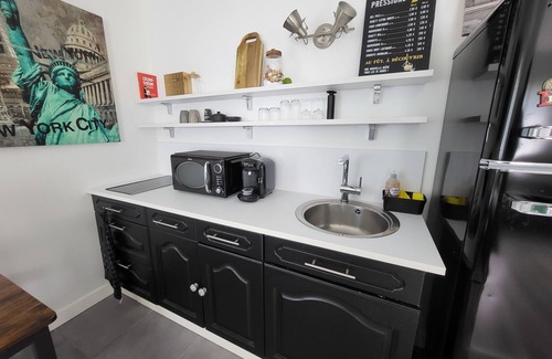 La Roussiere Cabin | Charming Normandy-style guest cottage, pets welcome, enclosed grounds