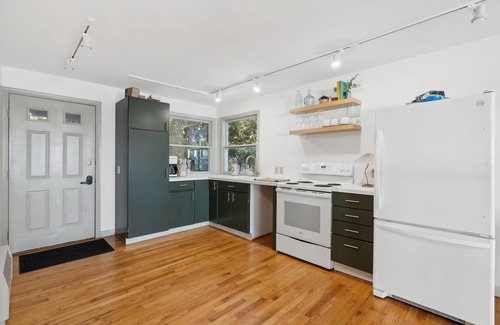 Freeport House | Charming ocean-view cottage just 10 minutes from downtown Freeport shops