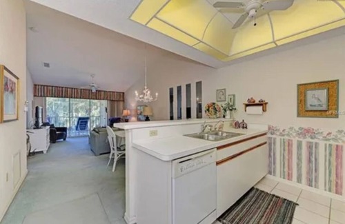 Englewood Condo | Charming Old Florida Condo….Minutes to World Famous Beaches