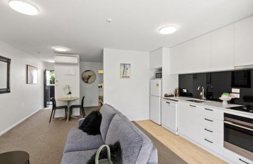 Queenstown Apartment | Charming on Fryer - Central Apt, walk to town