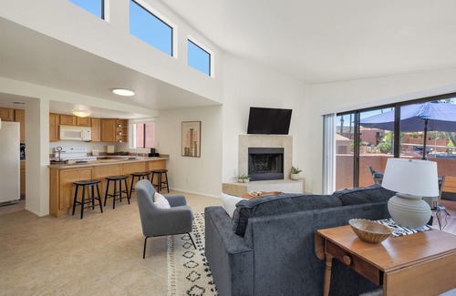 Tucson Condo | Charming one bedroom in a gated community near Sabino Canyon with heated pool.