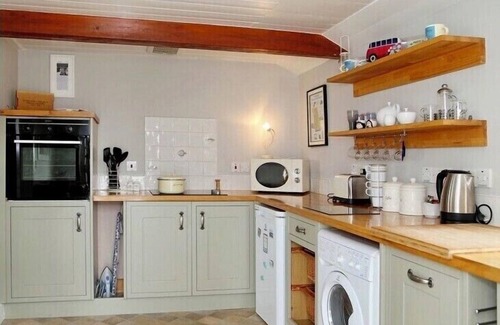 Dungeness Cottage | Charming original fisherman’s cottage on Dungeness Beach